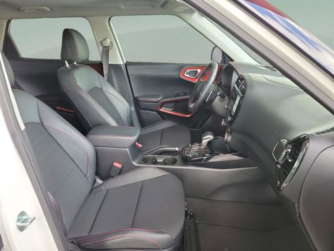Used 2022 Kia Soul Turbo image 7
