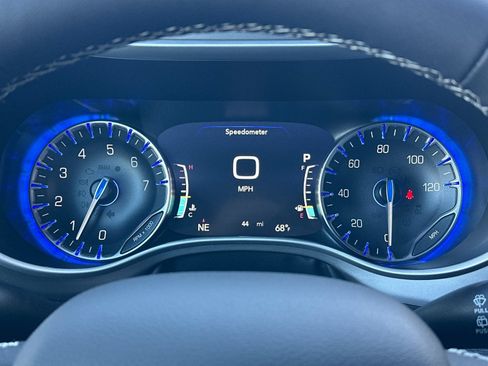 New 2027 Chrysler Pacifica Select FWD image 24