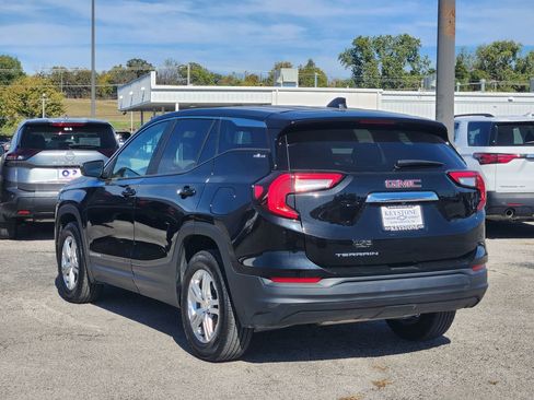 Used 2024 GMC Terrain SLE image 7