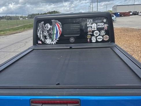 Used 2023 Jeep Gladiator Willys image 28