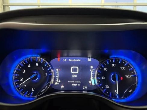 Used 2025 Chrysler Pacifica Select FWD image 21