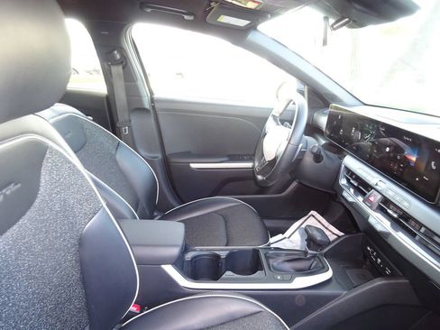 Used 2025 Kia K4 GT-Line FWD image 16