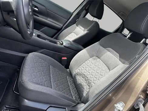 Used 2025 Nissan Kicks SV FWD image 9