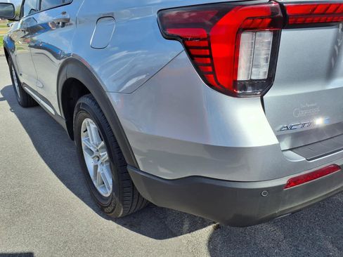 Used 2025 Ford Explorer Active image 22