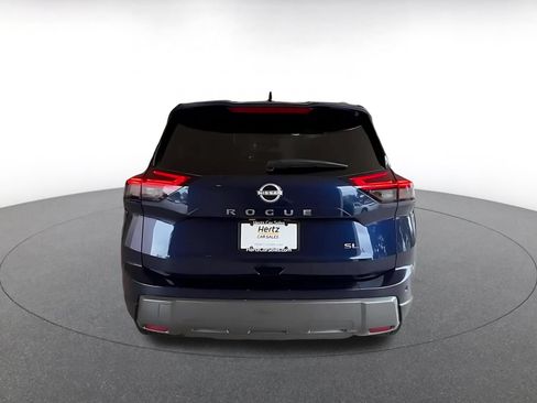 Used 2026 Nissan Rogue SL FWD image 12