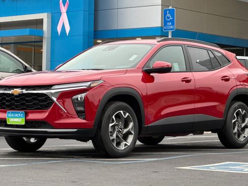 New 2026 Chevrolet Trax LT w/ Driver Confidence Package image 7