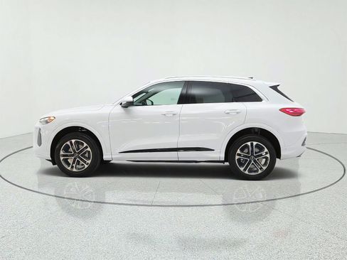 Used 2025 Audi Q5 Premium w/ Convenience Package AWD/4WD image 8