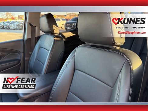 Used 2024 GMC Terrain SLT image 23