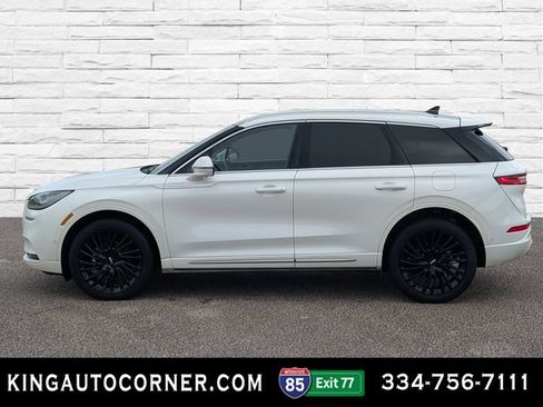 Used 2021 Lincoln Corsair Reserve w/ Equipment Group 201A FWD image 8