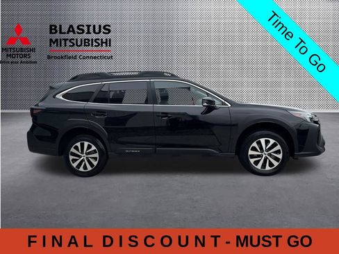 Used 2023 Subaru Outback Premium AWD/4WD image 9