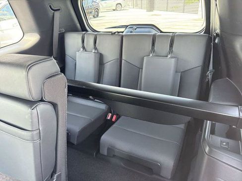 Certified 2025 Lexus GX 550 w/ Cold Area Package AWD/4WD image 24