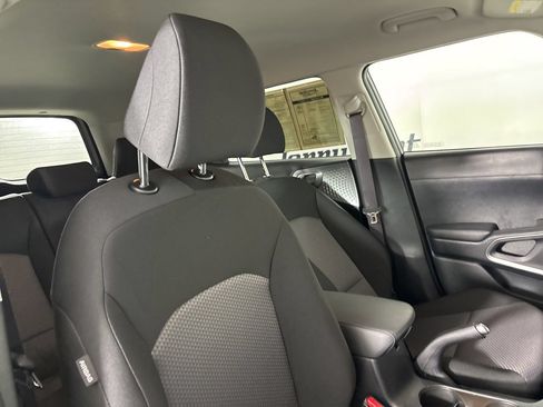 Used 2025 Kia Soul LX w/ LX Technology Package FWD image 22