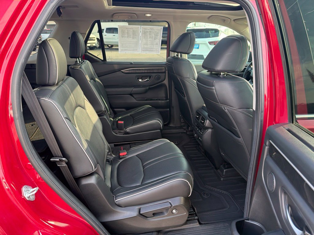 Used 2023 Honda Pilot Elite image 12