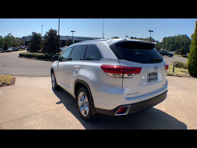 Used 2019 Toyota Highlander Limited AWD/4WD image 6