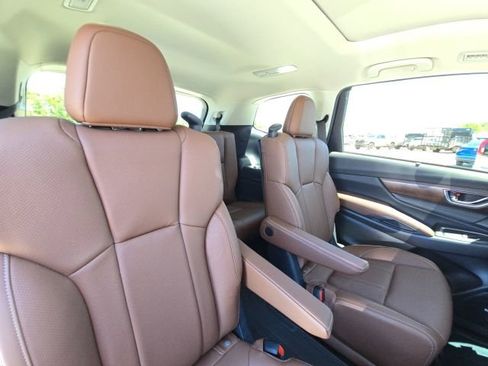 Used 2024 Subaru Ascent Touring w/ Popular Package #2 AWD/4WD image 17