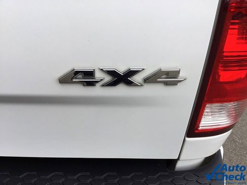 Used 2015 RAM 3500 Tradesman w/ Chrome Appearance Group image 19