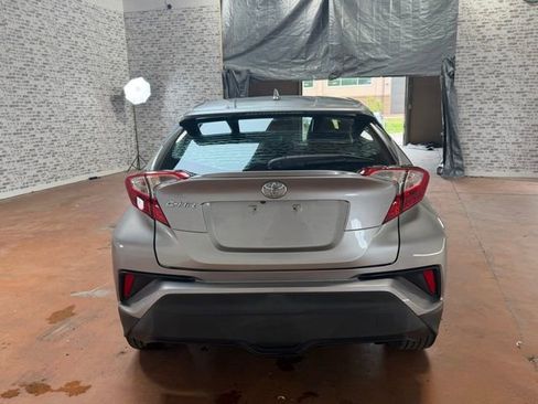 Used 2018 Toyota C-HR XLE image 5