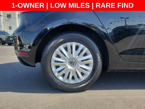 Used 2014 Volkswagen Golf 4-Door FWD image 7