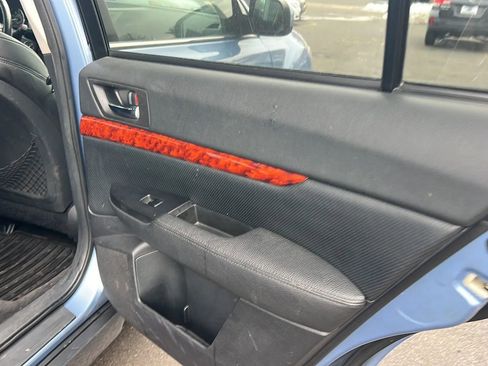 Used 2010 Subaru Outback 2.5i Limited image 29