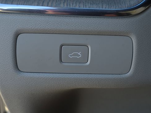 Used 2023 Volvo XC60 B5 Plus w/ Climate Package image 26