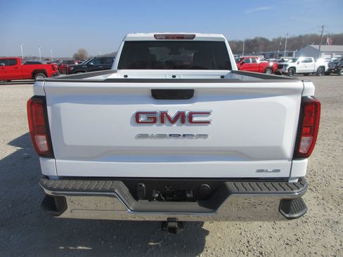 New 2026 GMC Sierra 1500 SLE image 6