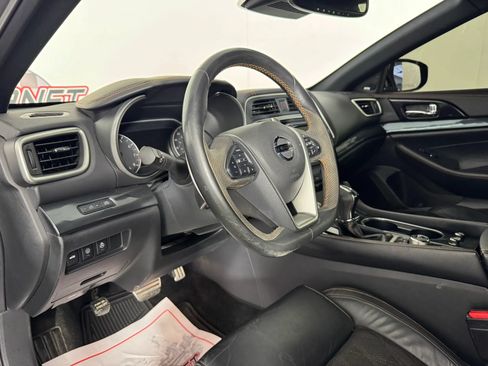 Used 2021 Nissan Maxima SR w/ Sport Mat Group FWD image 10