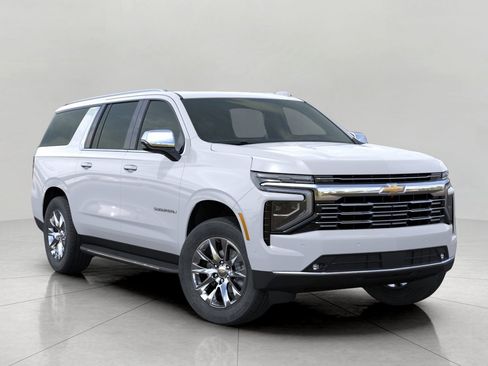 Used 2026 Chevrolet Suburban Premier AWD/4WD image 7