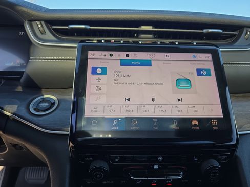 Used 2023 Jeep Grand Cherokee L Limited image 28