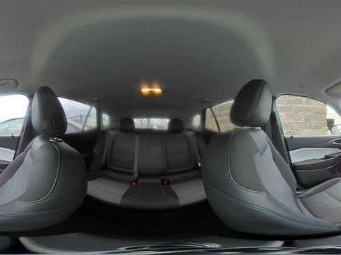 Used 2025 Chevrolet Trax LT image 42