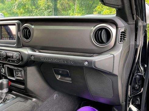 Used 2023 Jeep Wrangler Sport AWD/4WD image 16