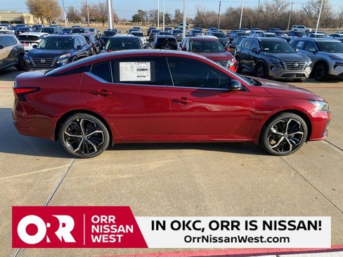 New 2025 Nissan Altima 2.5 SR w/ SR Premium Package image 6