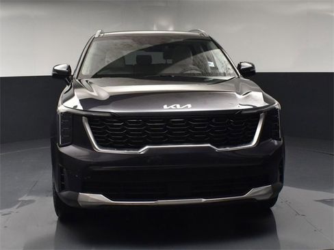 Certified 2025 Kia Sorento S w/ Panoramic Sunroof Package image 3