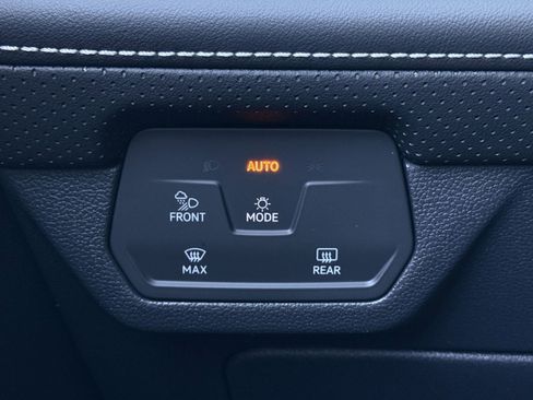 New 2026 Volkswagen Atlas SE image 17