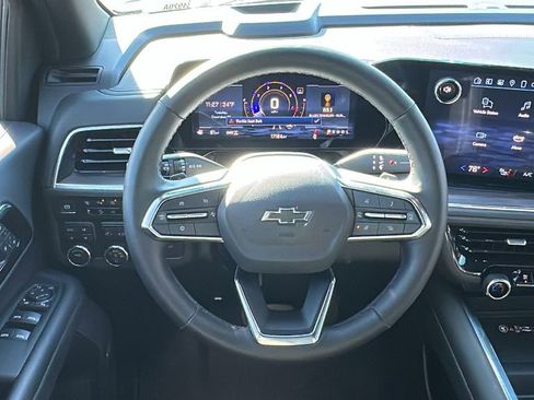 Certified 2025 Chevrolet Suburban Z71 w/ Comfort Package image 12