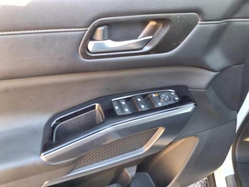 Used 2023 Nissan Pathfinder SL w/ Lighting Package (N92) image 14