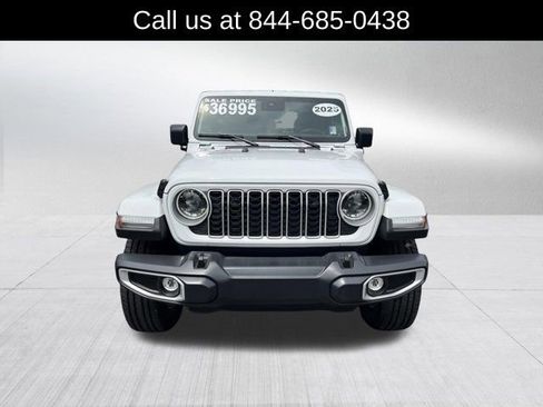 Used 2025 Jeep Wrangler Unlimited Sahara w/ Safety Group AWD/4WD image 2