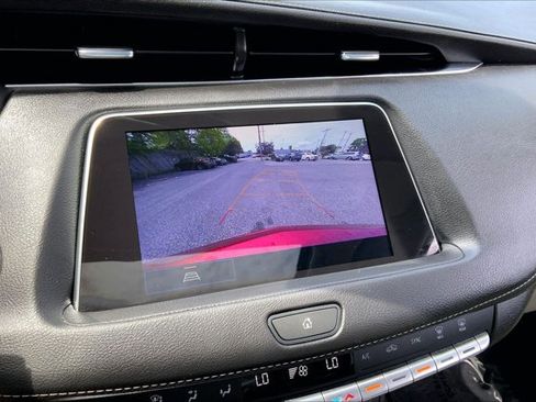 Used 2023 Cadillac XT4 Luxury w/ Cold Weather Package AWD/4WD image 21