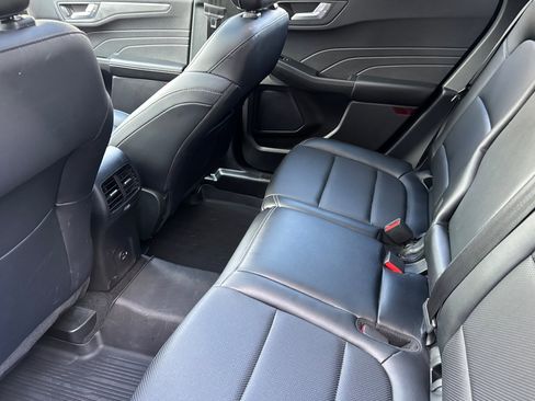 Certified 2022 Ford Escape Titanium w/ Class II Trailer Tow Package image 12