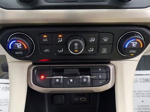 Used 2021 GMC Acadia Denali w/ Denali Technology Package AWD/4WD image 30