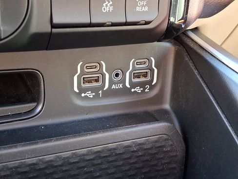 Used 2021 RAM 1500 Big Horn image 25