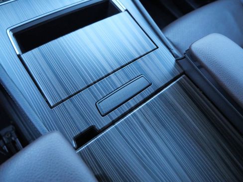 Certified 2023 Toyota Sienna Platinum image 25