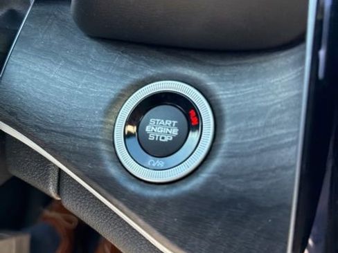 Certified 2023 Jeep Grand Cherokee Limited w/ Luxury Tech Group II image 35