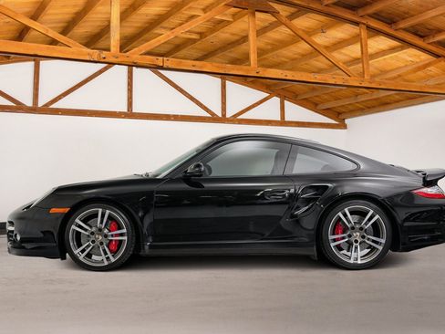 Used 2013 Porsche 911 4 Coupe image 2
