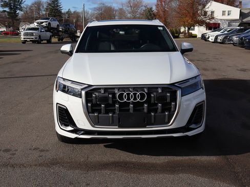 Used 2025 Audi Q7 3.0T Premium Plus w/ Premium Plus Package image 3