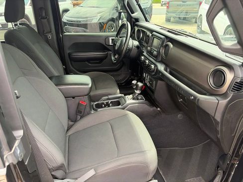 Certified 2018 Jeep Wrangler Sport AWD/4WD image 14