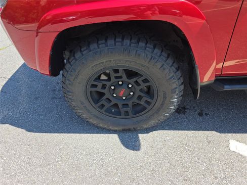 Used 2024 Toyota 4Runner TRD Off-Road Premium w/ Moonroof Package AWD/4WD image 10