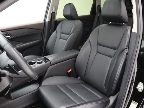 Used 2023 Nissan Rogue SV w/ SV Premium B Package image 15