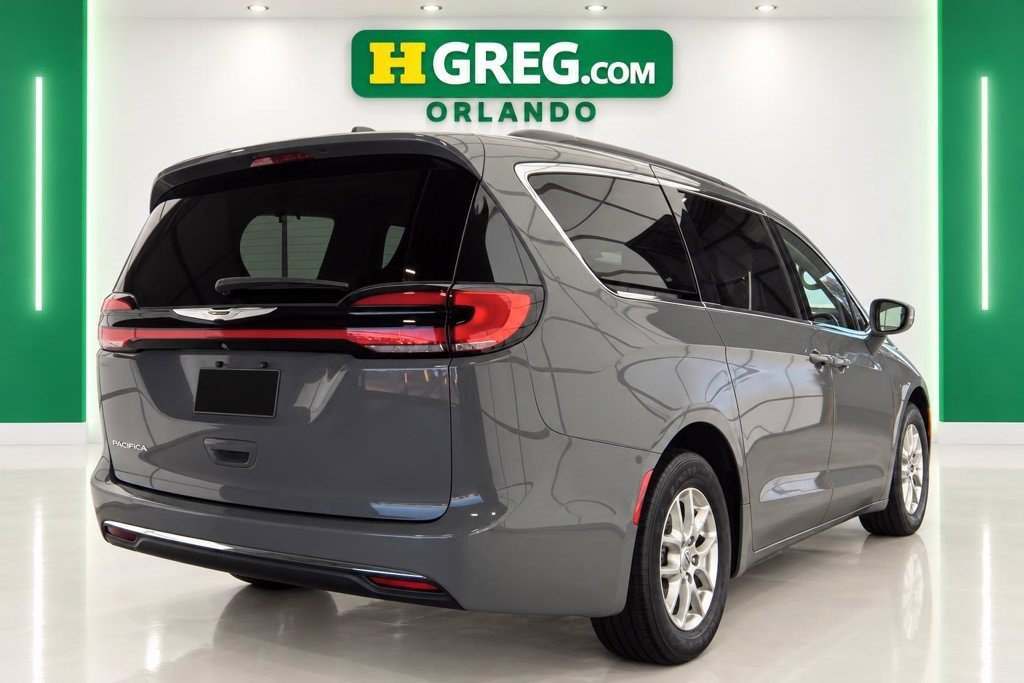 Used 2022 Chrysler Pacifica Touring-L FWD image 6