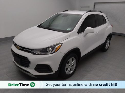 Used 2020 Chevrolet Trax LT image 1