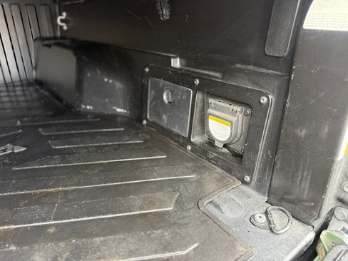 Used 2022 Toyota Tacoma TRD Off-Road image 90